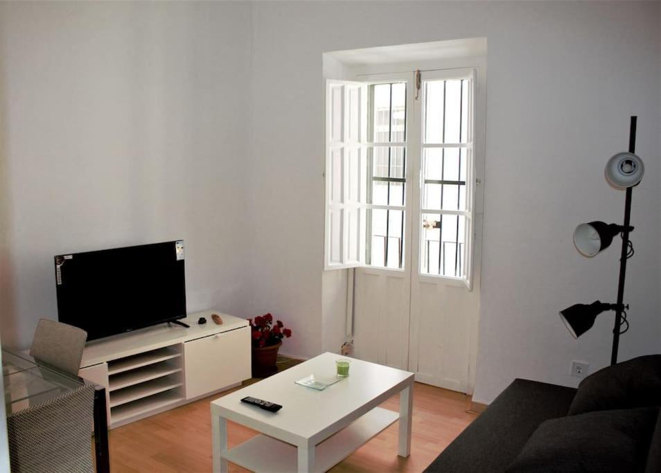 En La Plaza Del Salvador. Apartamento Sevilha