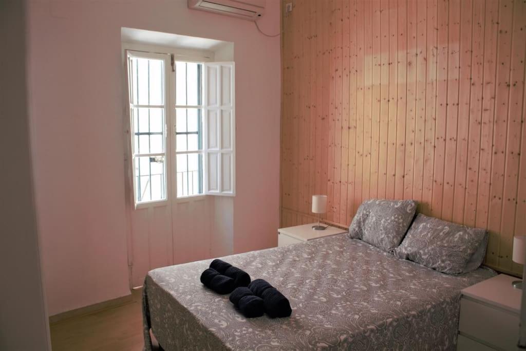 En La Plaza Del Salvador. Apartamento Sevilha